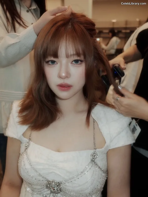 Jeongyeon (TWICE) photo 1 of 169
