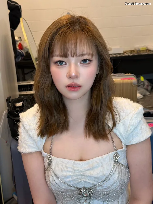 Jeongyeon (TWICE) photo 2 of 169