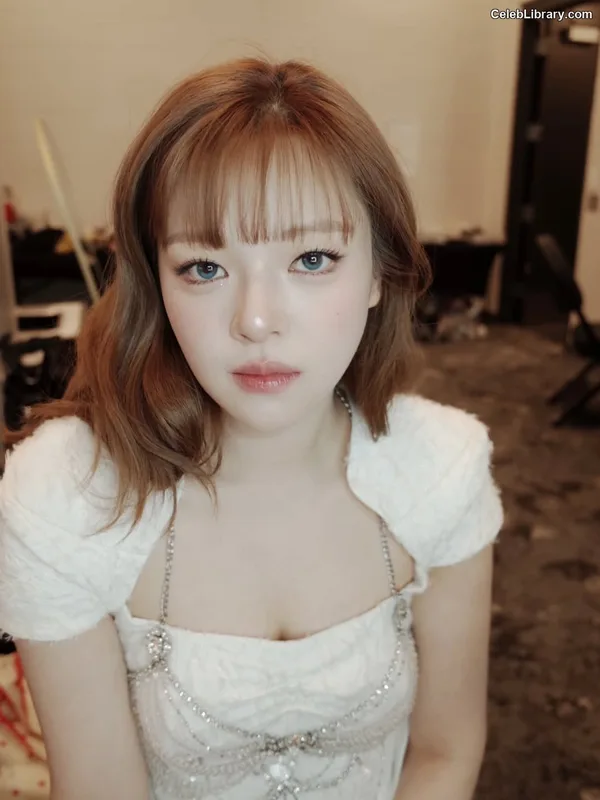 Jeongyeon (TWICE) photo 6 of 169
