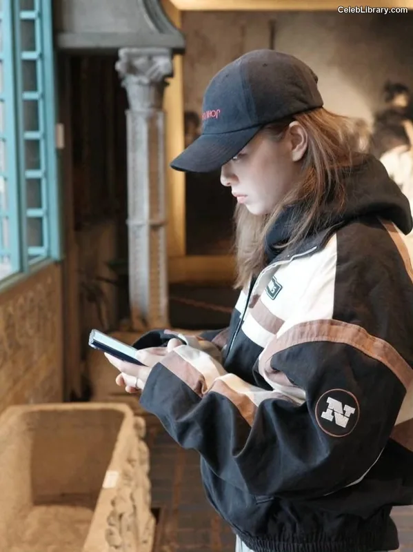 Jeongyeon (TWICE) photo 17 of 169