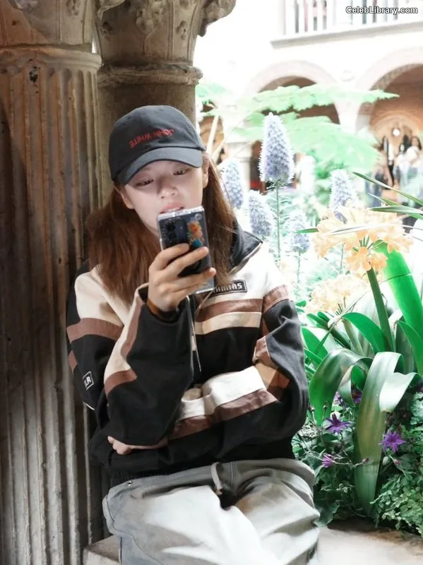 Jeongyeon (TWICE) photo 22 of 169