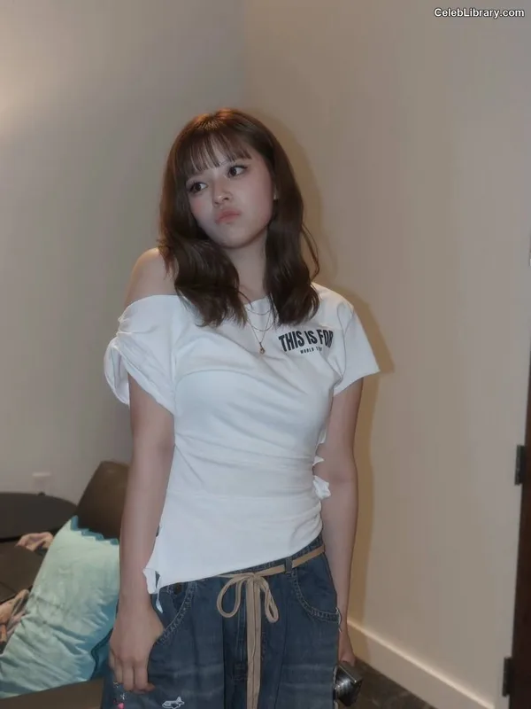 Jeongyeon (TWICE) photo 23 of 169