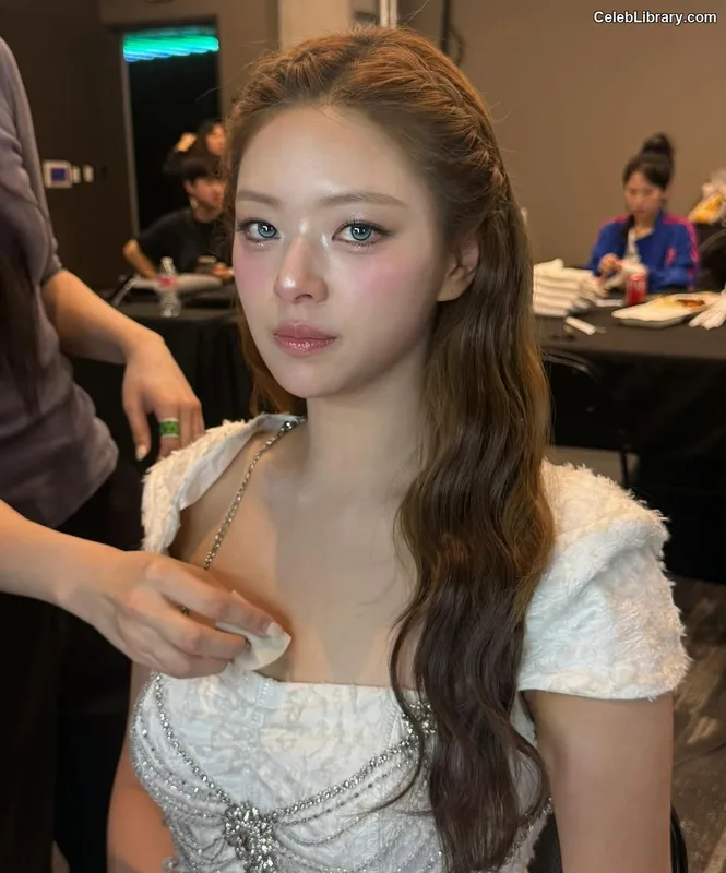 Jeongyeon (TWICE) photo 5 of 169