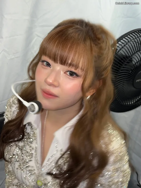 Jeongyeon (TWICE) photo 6 of 169
