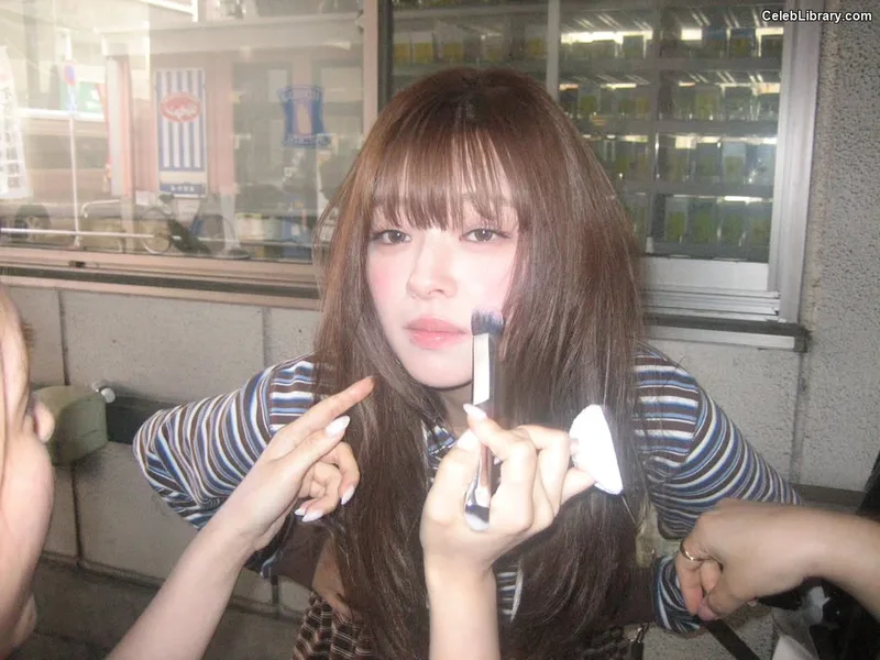 Jeongyeon (TWICE) photo 6 of 169