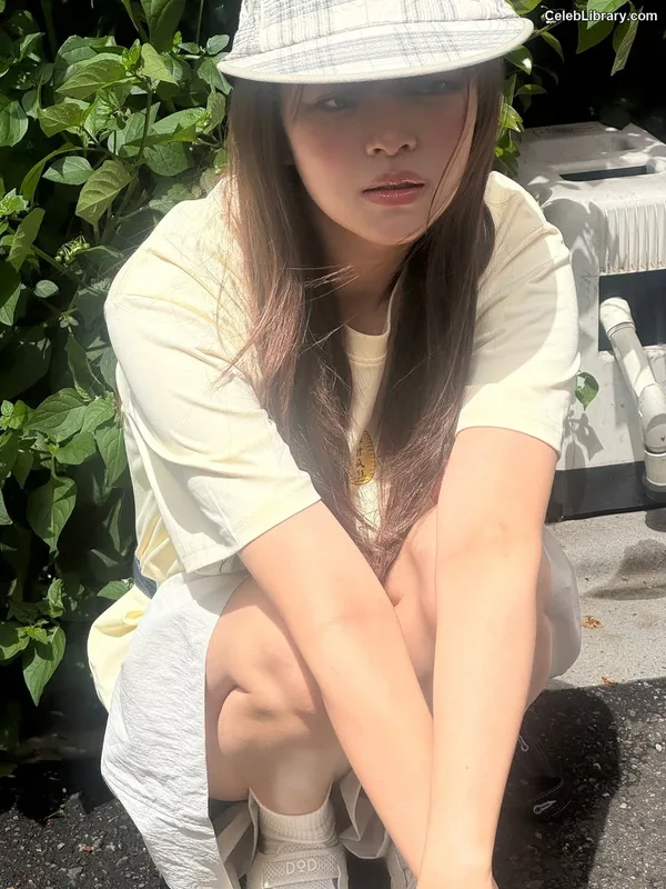 Jeongyeon (TWICE) photo 10 of 169