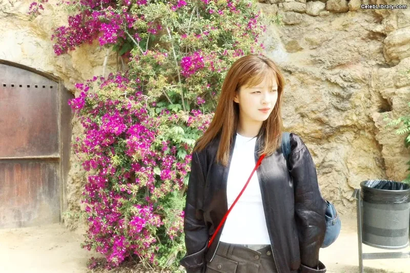 Jeongyeon (TWICE) photo 22 of 169