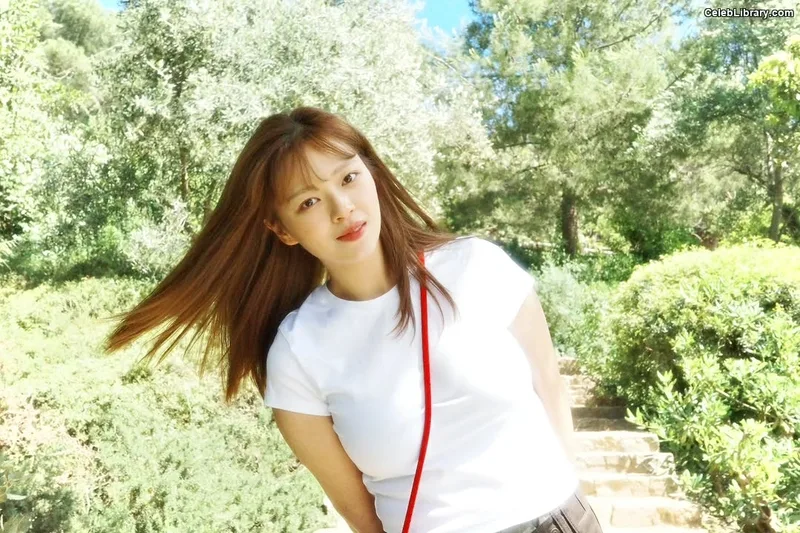 Jeongyeon (TWICE) photo 6 of 169