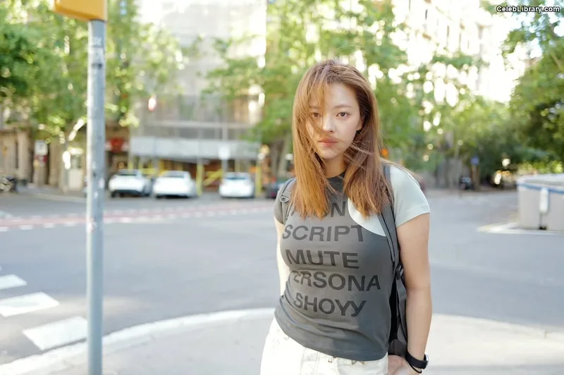 Jeongyeon (TWICE) photo 9 of 169