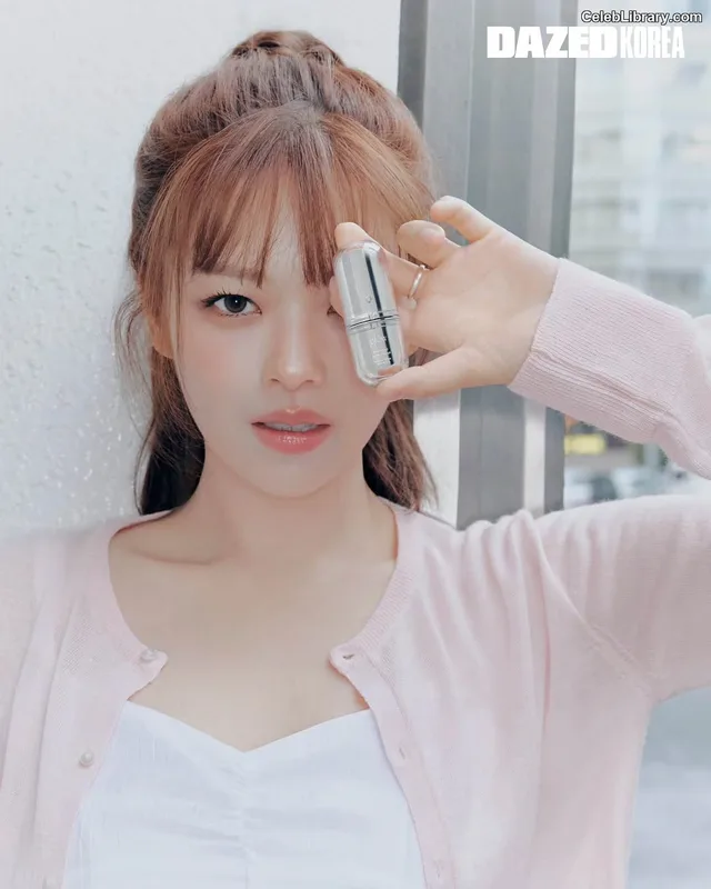 Jeongyeon (TWICE) photo 11 of 169