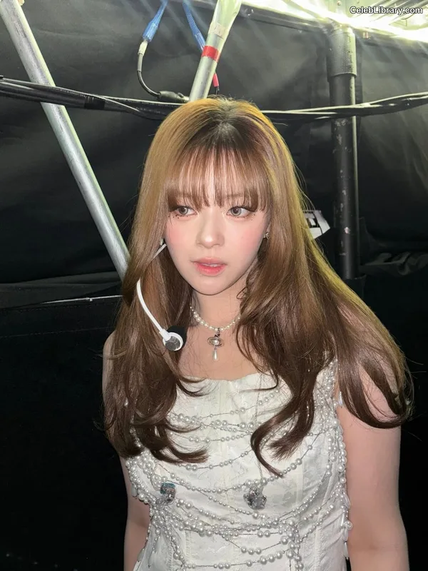 Jeongyeon (TWICE) photo 16 of 169