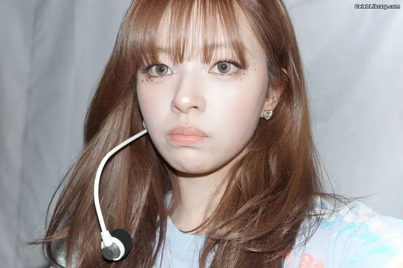 Jeongyeon (TWICE) photo 21 of 169