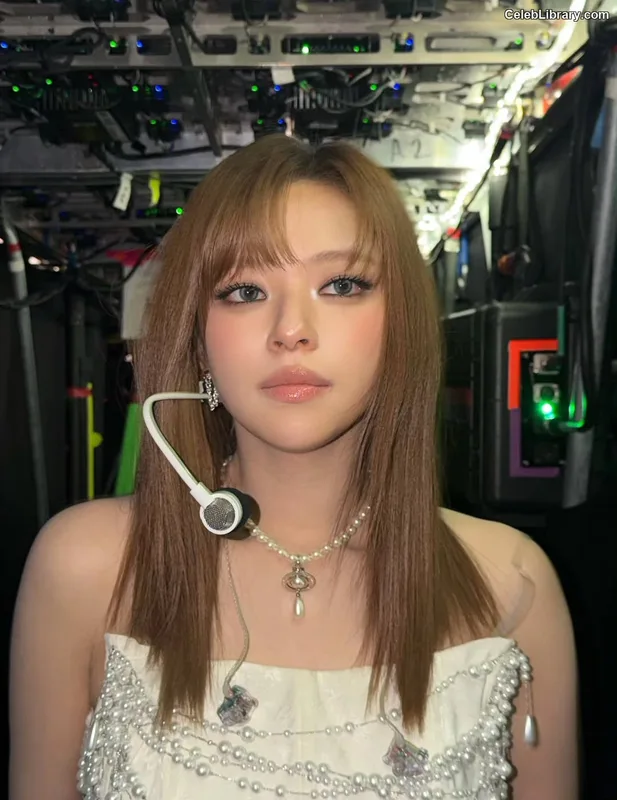 Jeongyeon (TWICE) photo 13 of 169