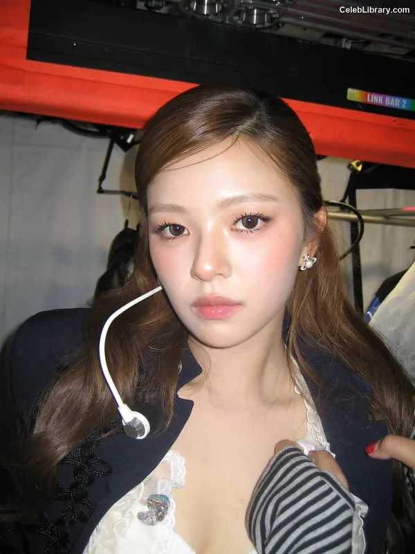 Jeongyeon (TWICE) photo 19 of 169
