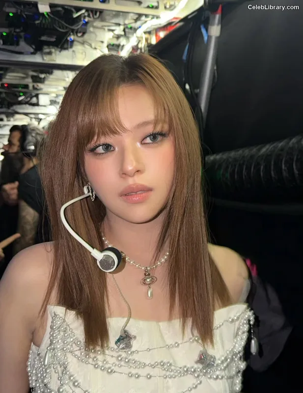 Jeongyeon (TWICE) photo 20 of 169