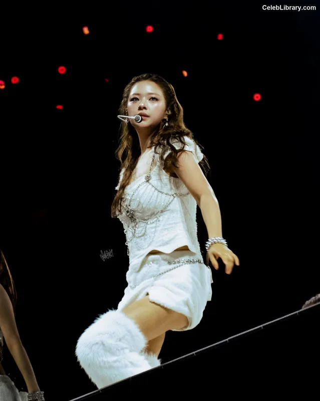 Jeongyeon (TWICE) photo 24 of 169