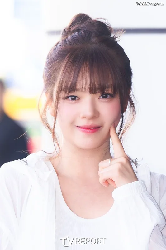 Jeongyeon (TWICE) photo 10 of 169