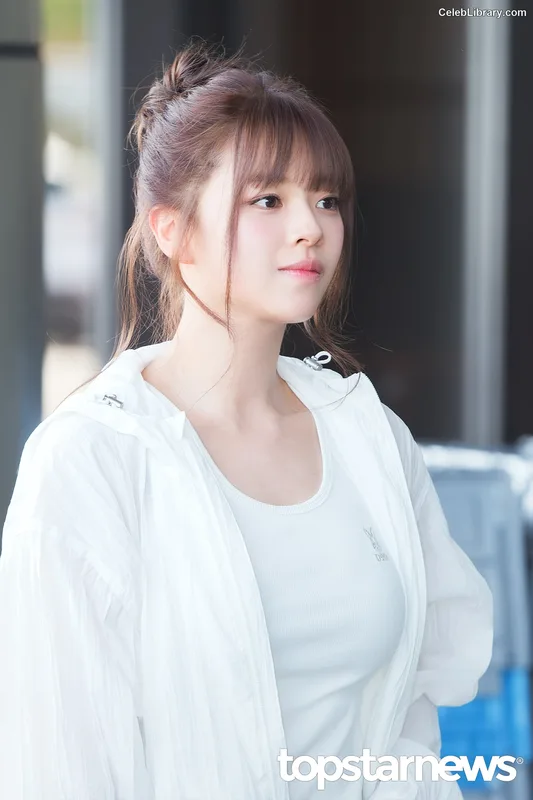 Jeongyeon (TWICE) photo 11 of 169