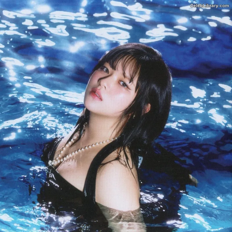 Jeongyeon (TWICE) photo 17 of 169