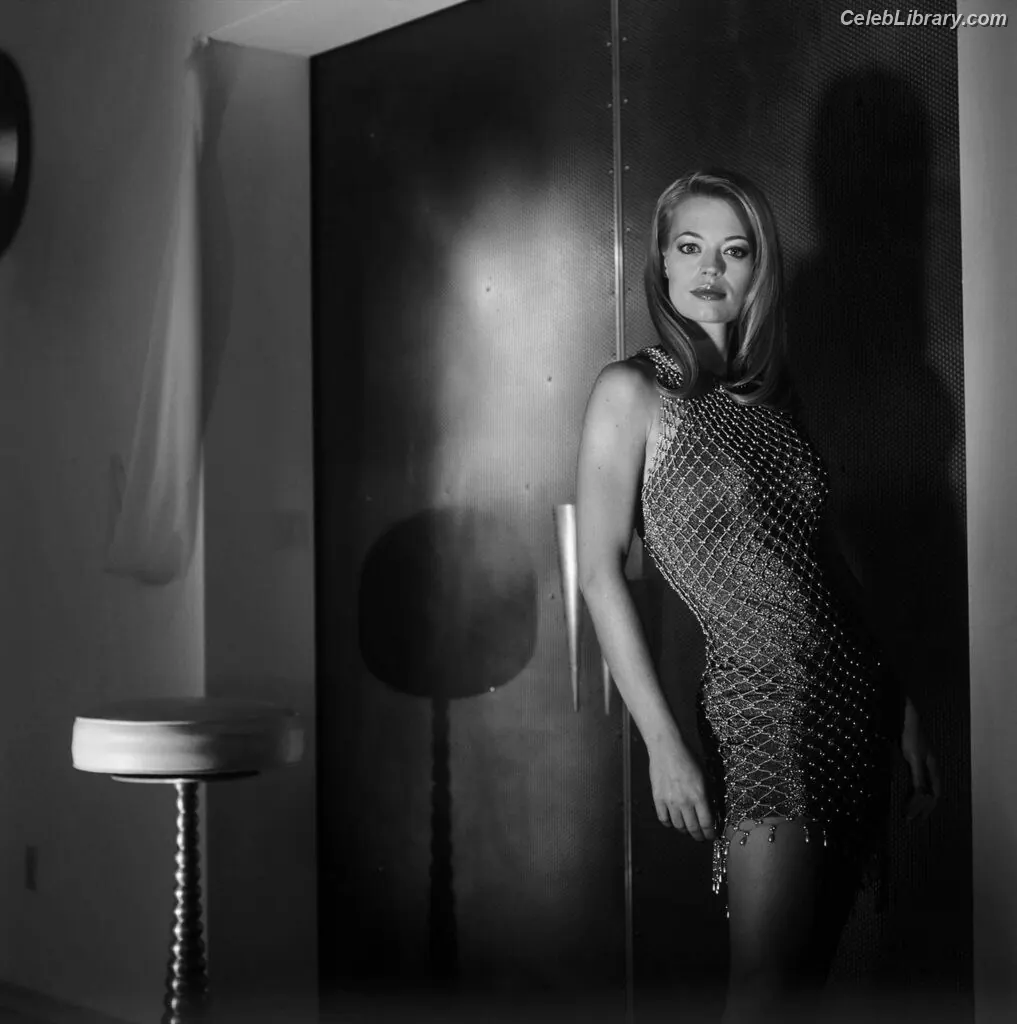Jeri Ryan photo 13 of 80