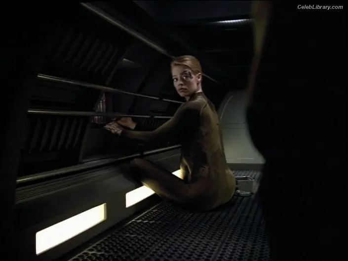 Jeri Ryan photo 1 of 80