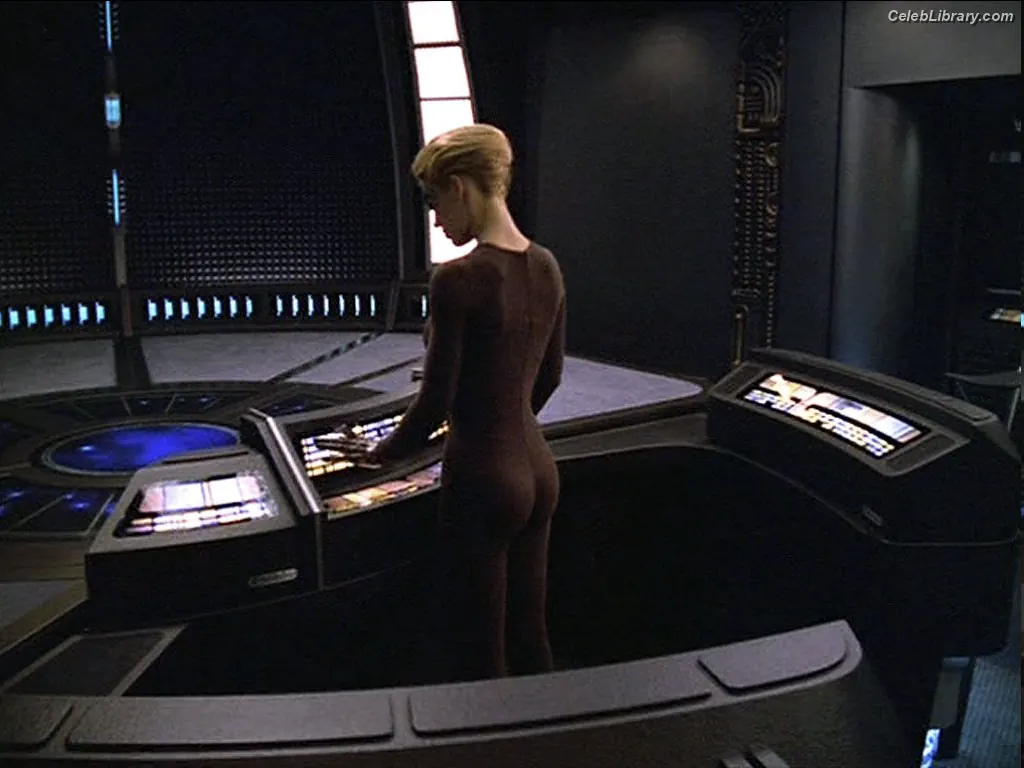 Jeri Ryan photo 11 of 80