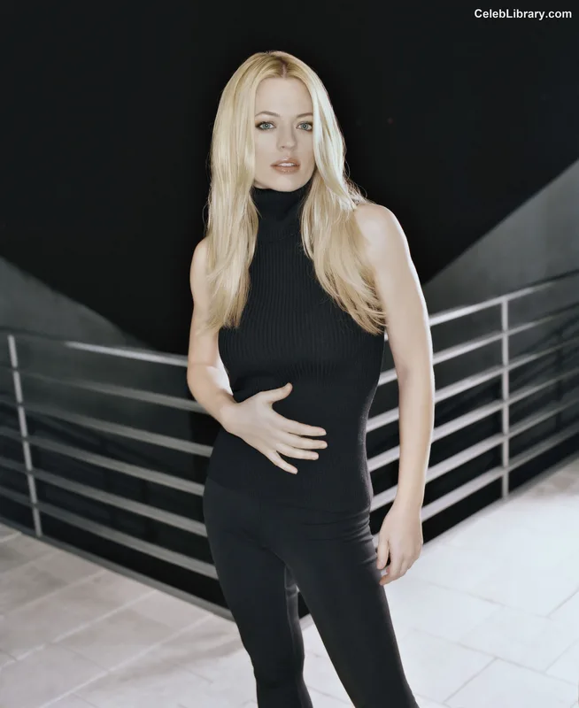 Jeri Ryan photo 2 of 81