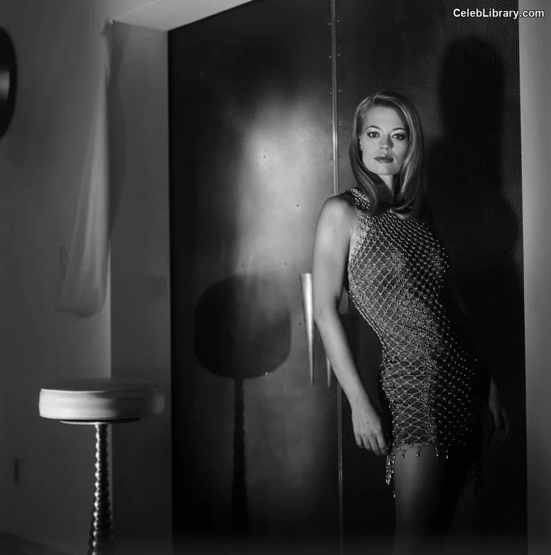 Jeri Ryan photo 13 of 81