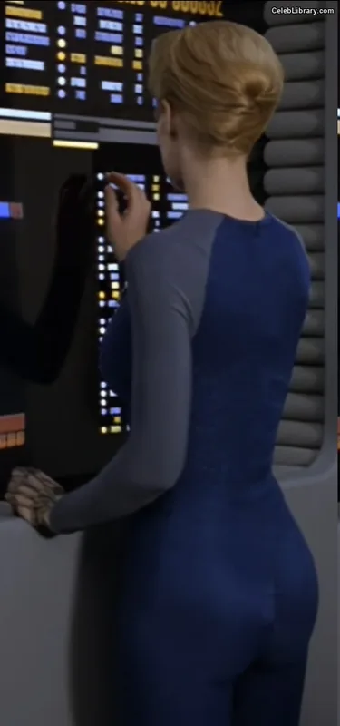 Jeri Ryan photo 15 of 81