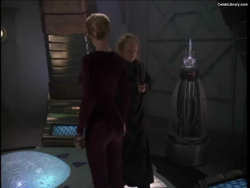 Jeri Ryan photo 17 of 81