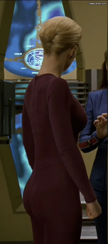 Jeri Ryan photo 3 of 81