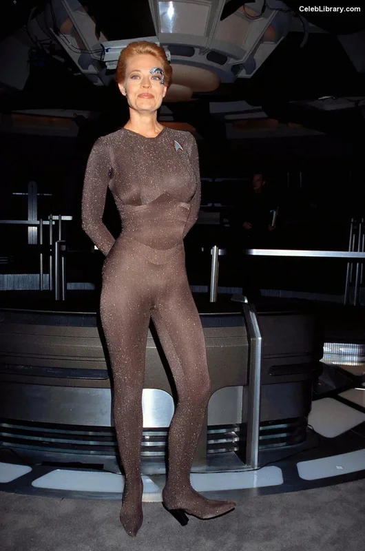Jeri Ryan photo 3 of 81