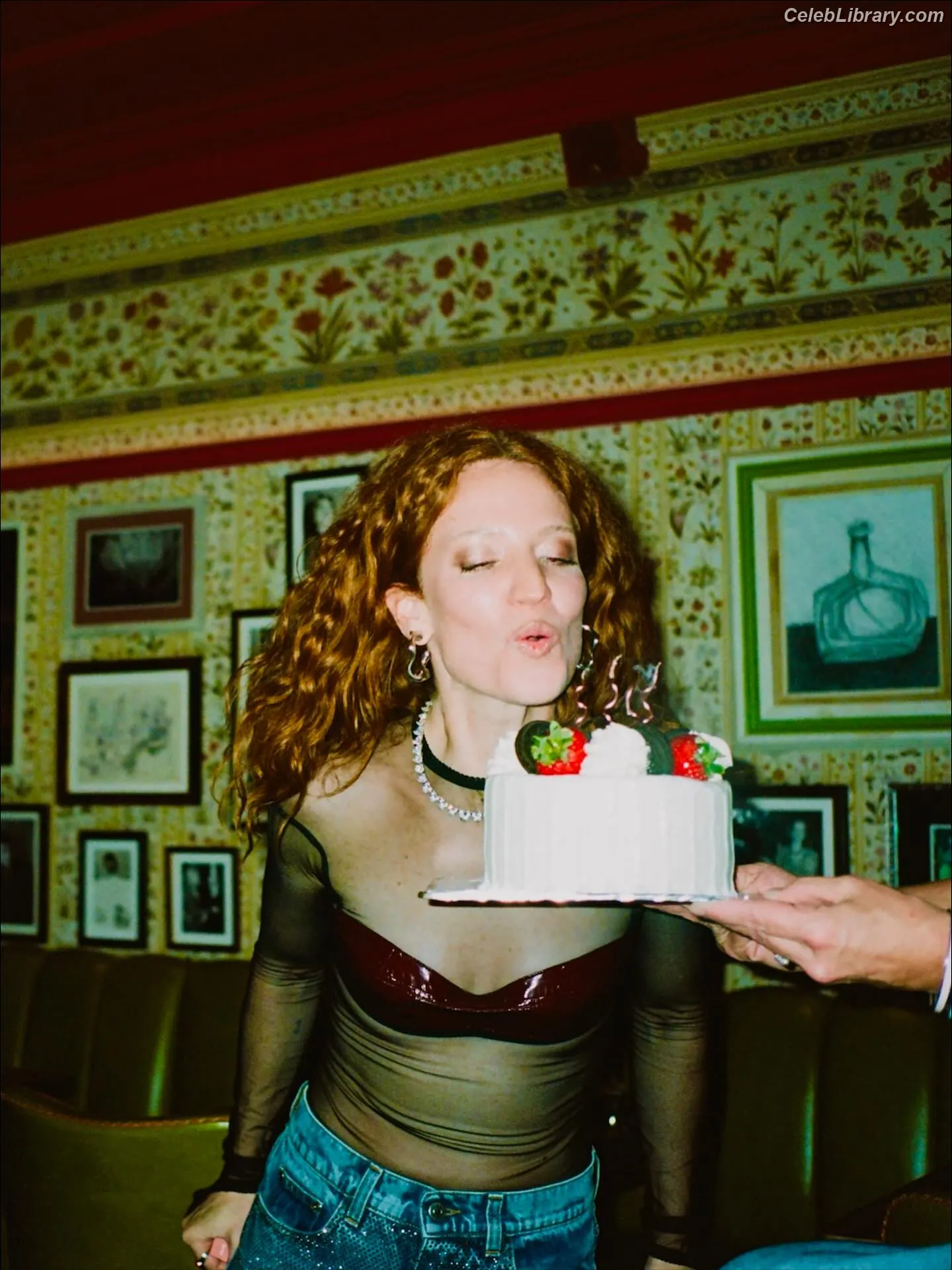 Jess Glynne photo 2 of 20
