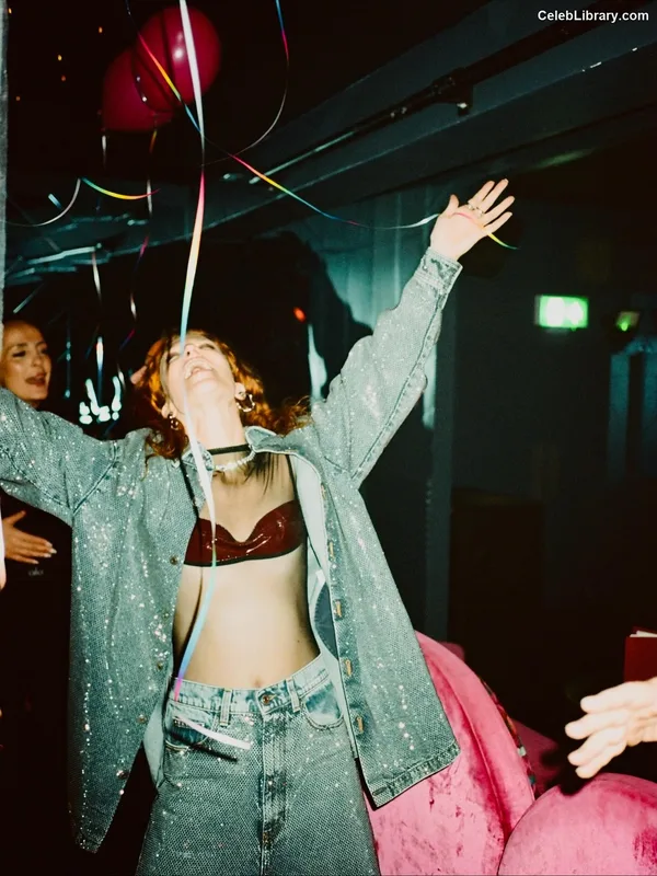 Jess Glynne photo 1 of 21