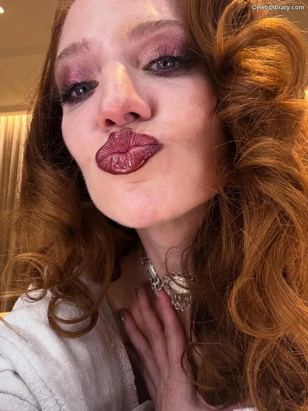 Jess Glynne photo 4 of 21