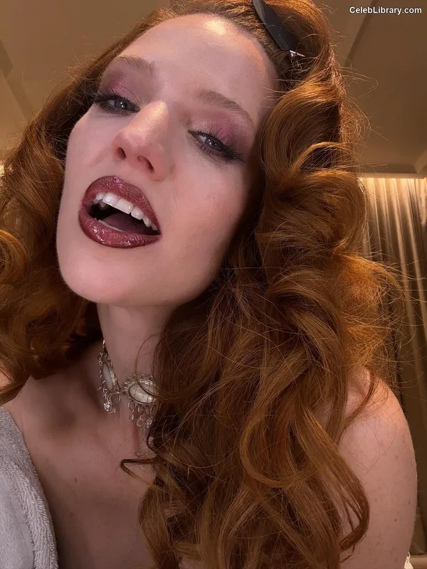 Jess Glynne photo 5 of 21
