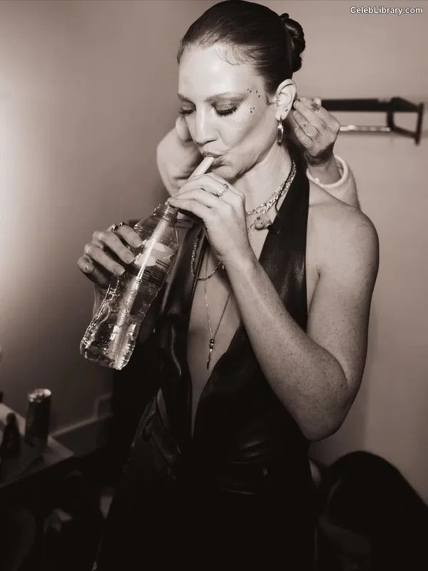 Jess Glynne photo 14 of 21