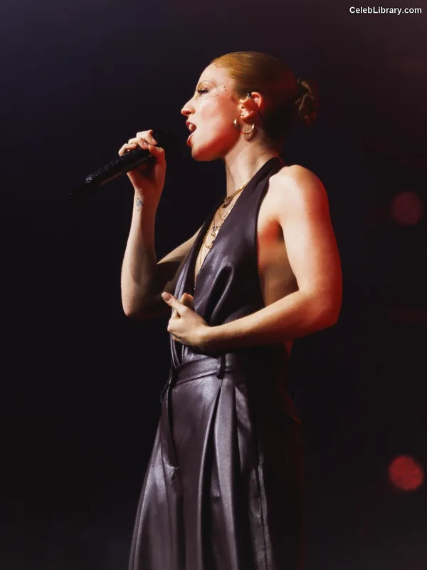 Jess Glynne photo 18 of 21