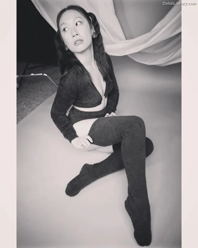 Jess Hong photo 5 of 55