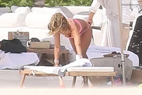 Jessica Alba photo 11 of 1747