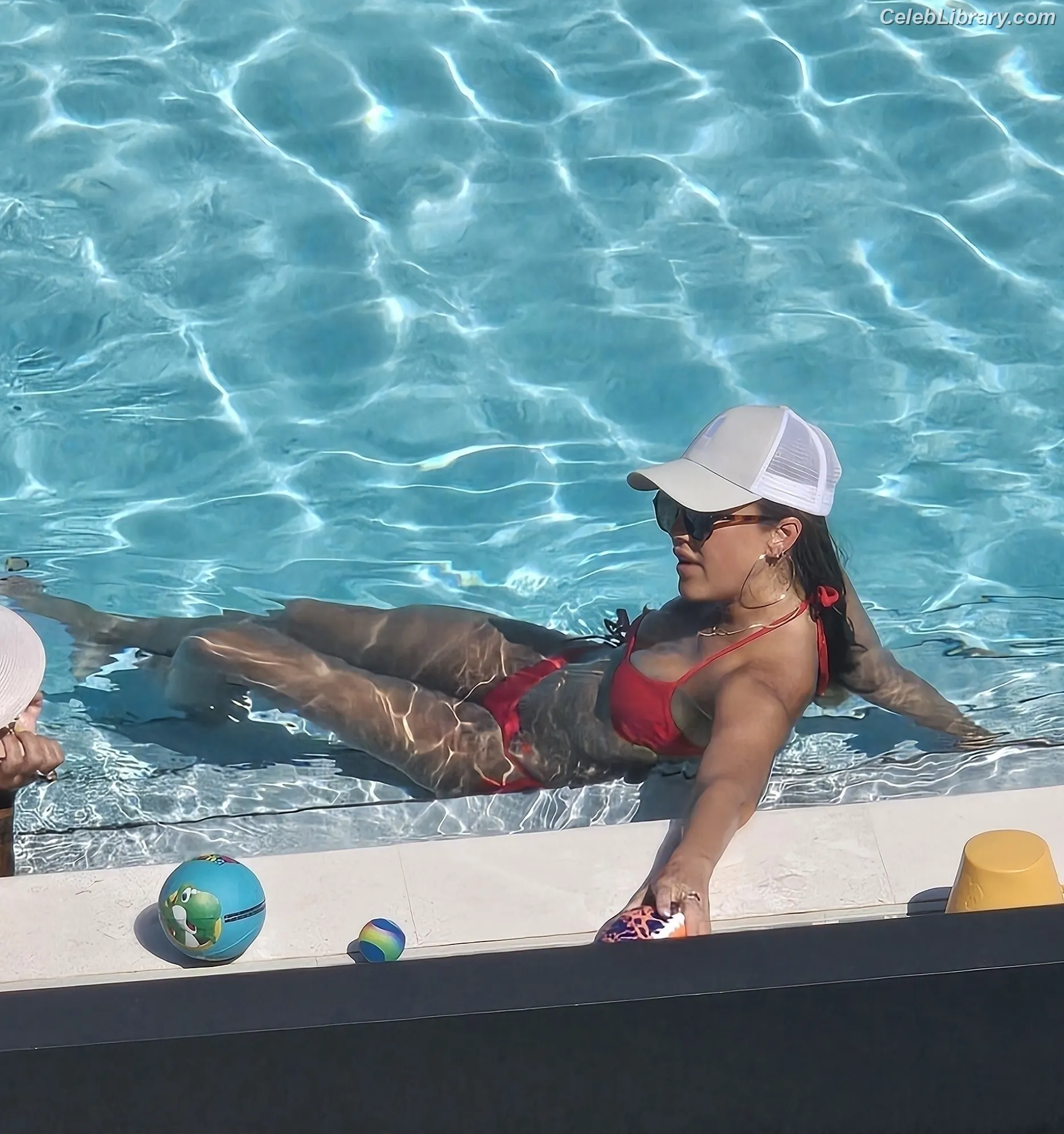 Jessica Alba photo 9 of 1747