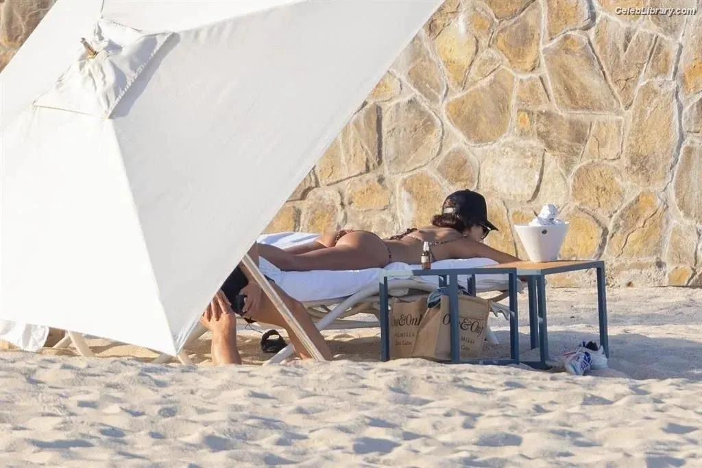 Jessica Alba photo 23 of 1747