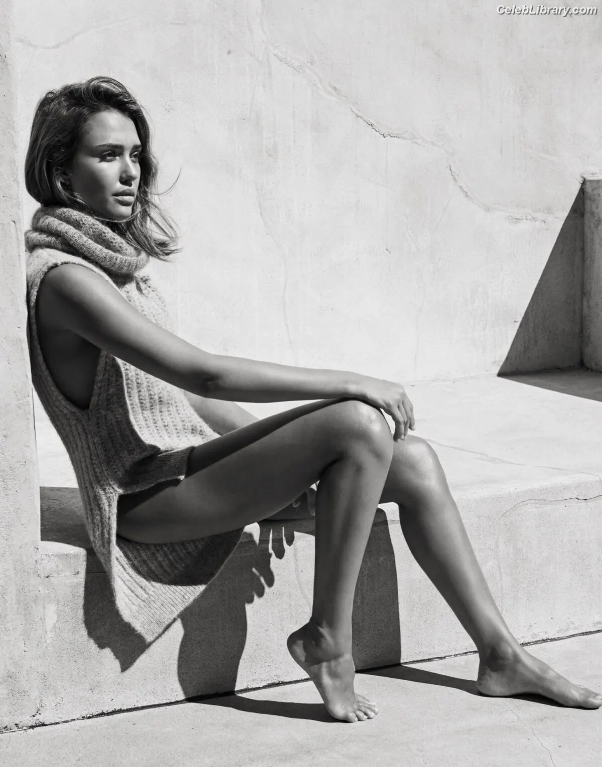 Jessica Alba photo 2 of 1747
