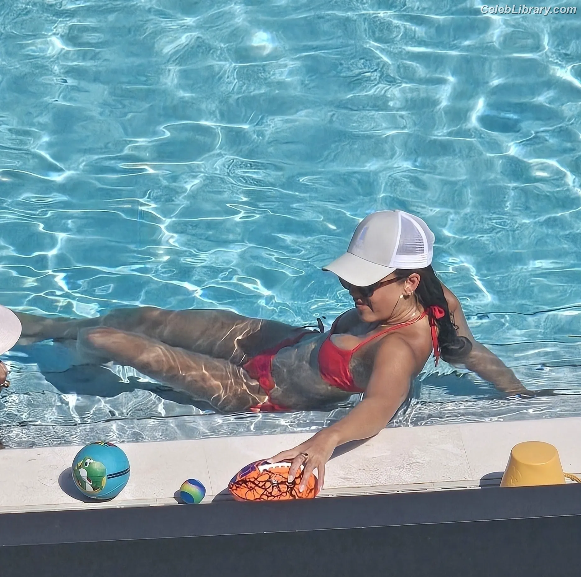 Jessica Alba photo 19 of 1747