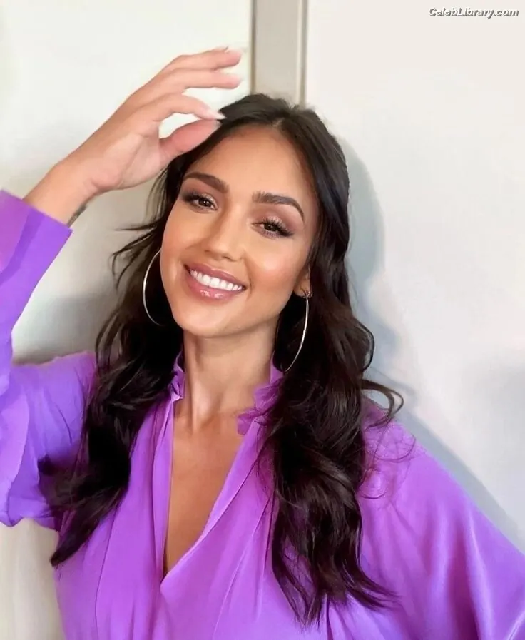 Jessica Alba photo 8 of 1747
