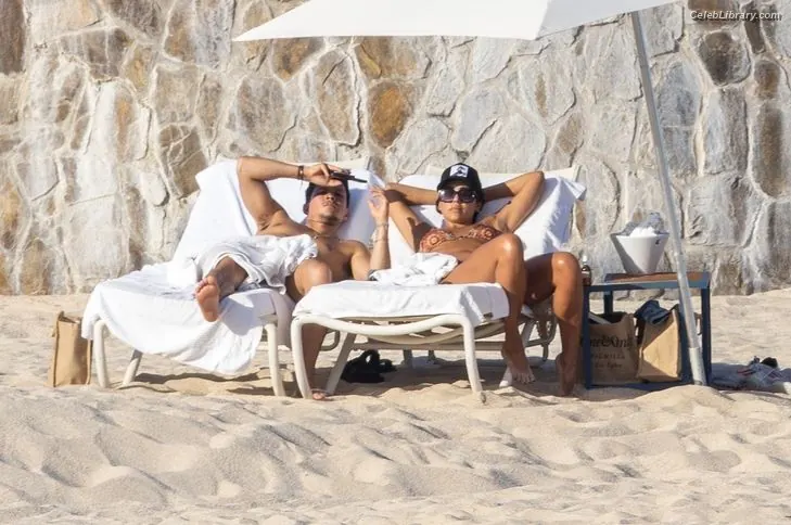 Jessica Alba photo 6 of 1747