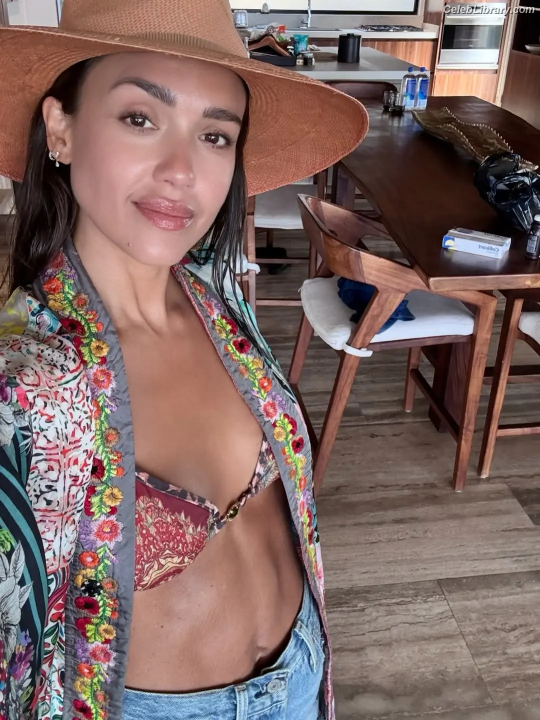 Jessica Alba photo 15 of 1747