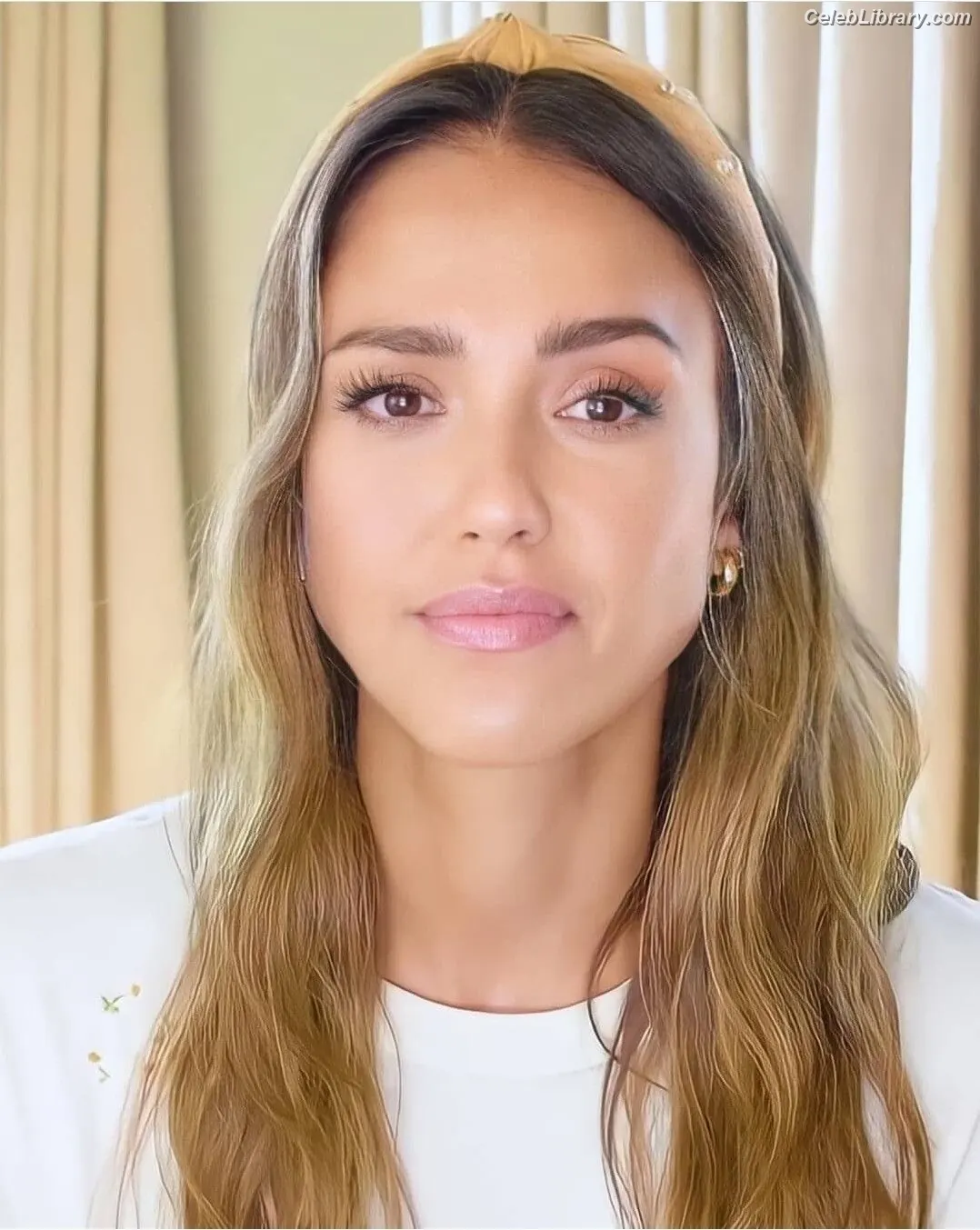 Jessica Alba photo 20 of 1747