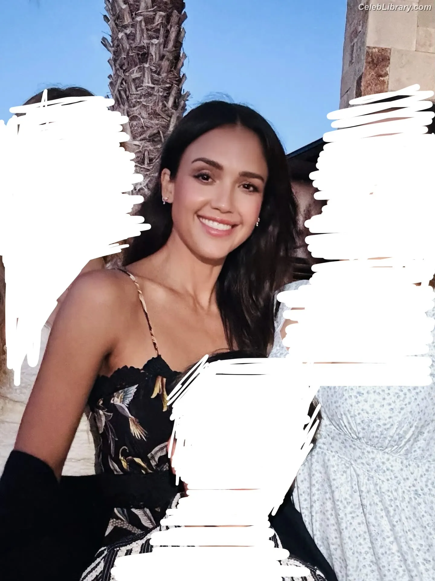 Jessica Alba photo 11 of 1747