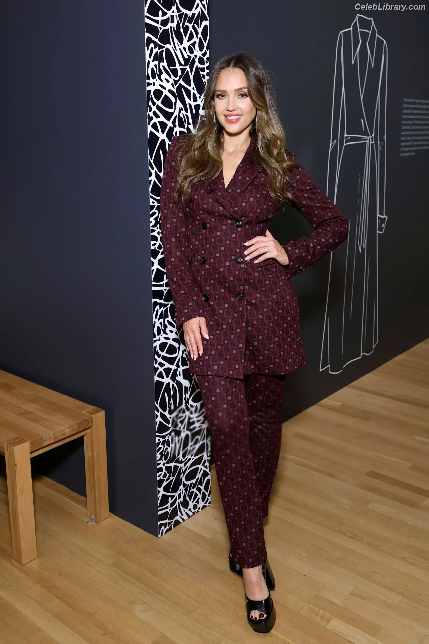 Jessica Alba photo 6 of 1747
